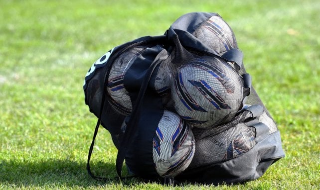 Des ballons de football lors d'un entraînement