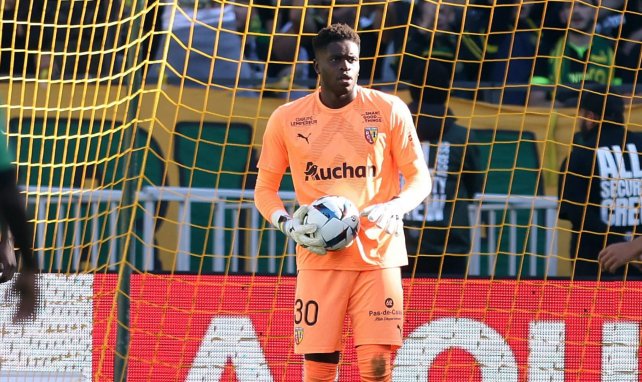 Lens : Brice Samba a recadré Lucas Chevalier