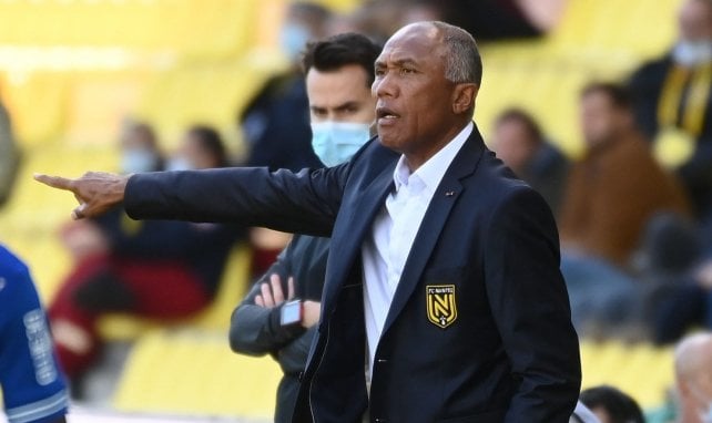 Antoine Kombouaré sur le banc du FC Nantes