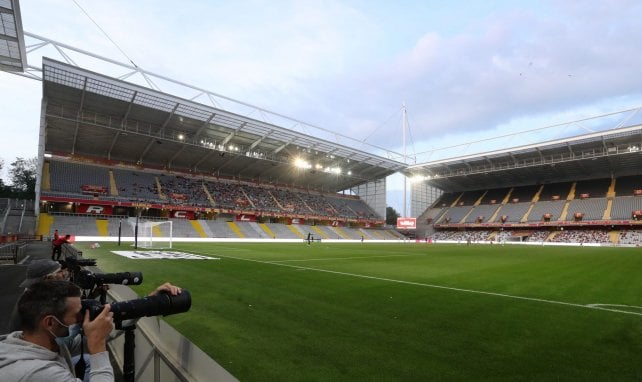 Lens : les Sang et Or déploient une banderole pour soutenir les supporters de Saint-Étienne